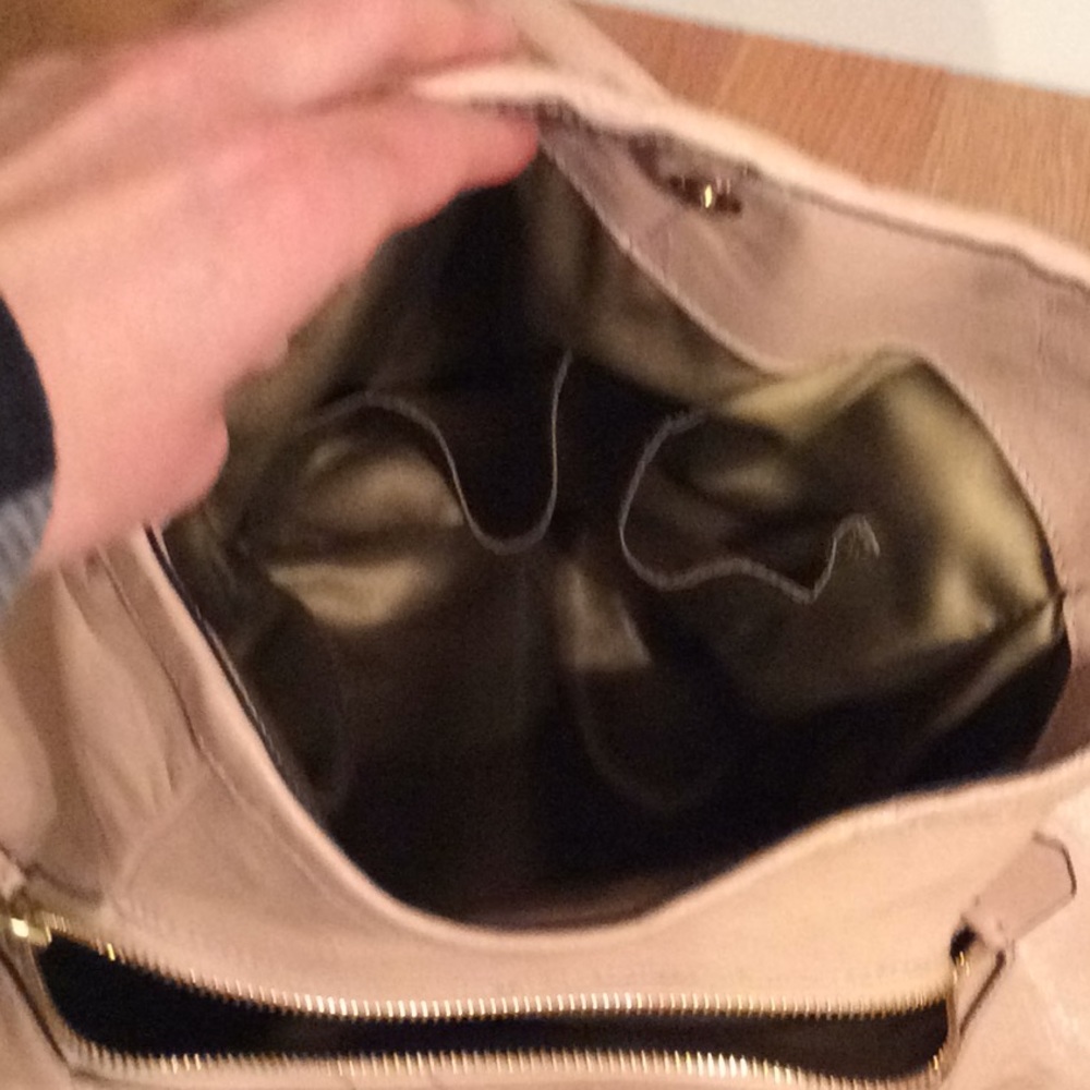 Authentic Coach purse - Picture 5 of 8